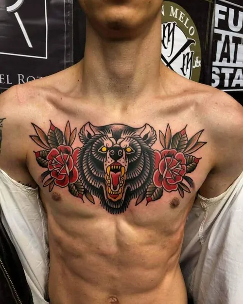 Traditionell tatuering av en björn